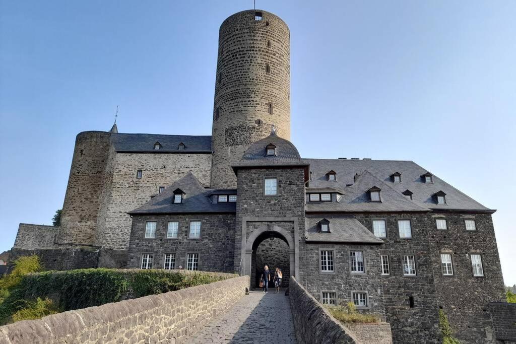 Hinter Burg, Haus Mit Garten 马延 外观 照片
